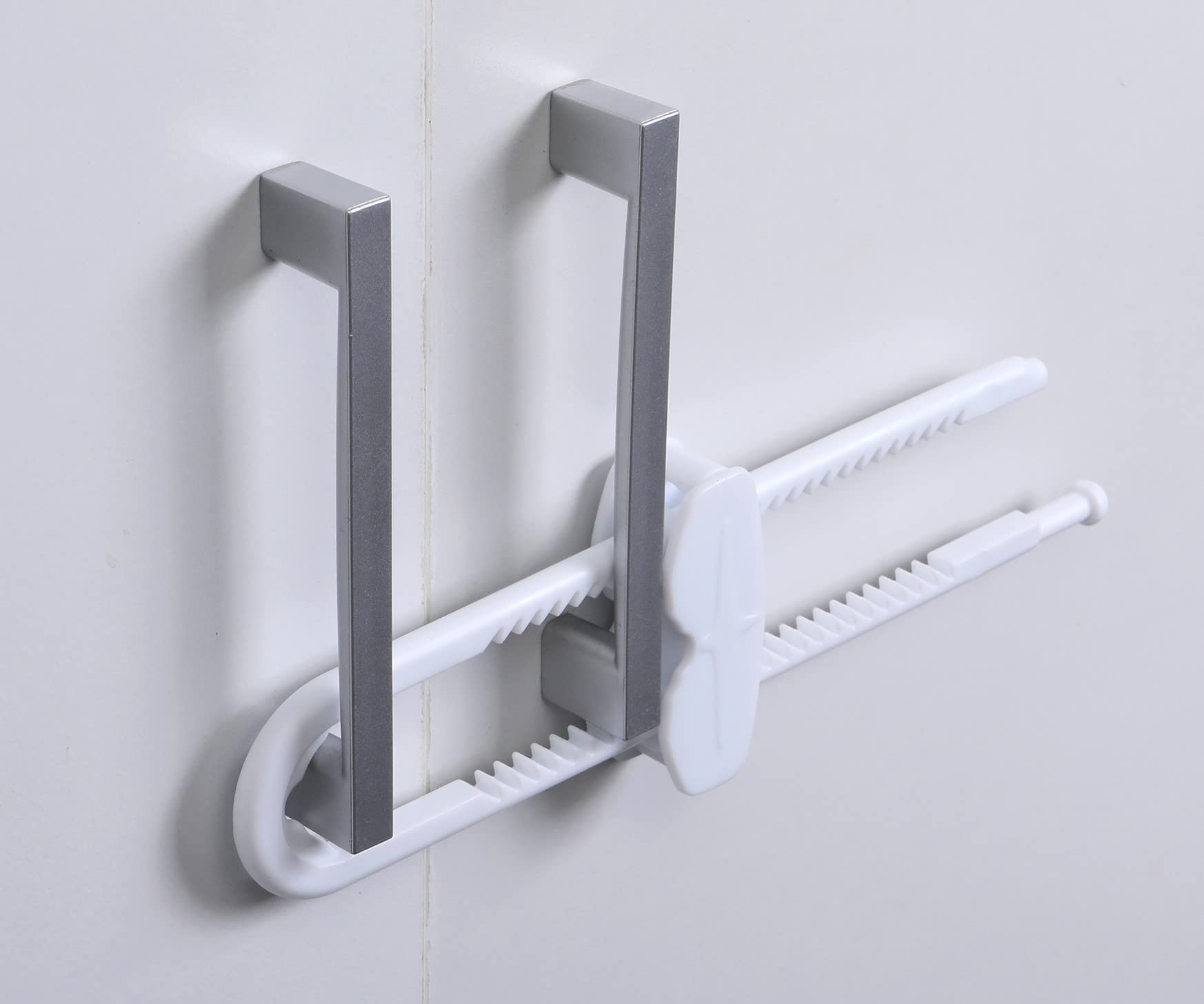 Dreambaby sliding locks on mushroom handles, tool-free installation