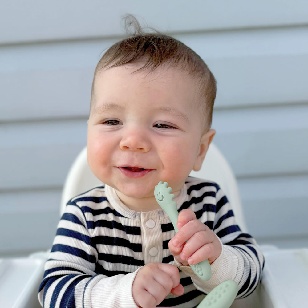 Dreambaby three-stage design supports varied feeding techniques during weaning.