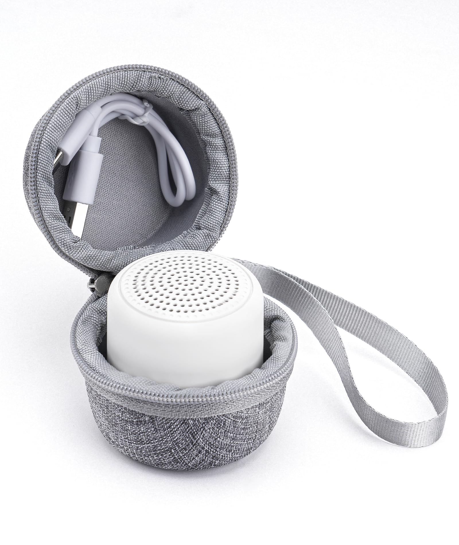 Dreamegg protective travel case keeps the sleep device safe on trips.