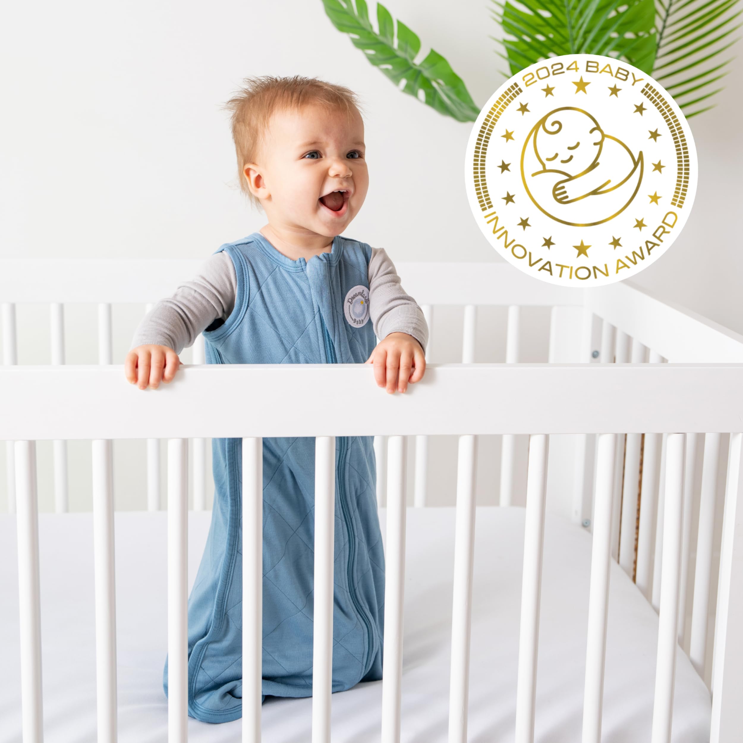 Dreamland Baby sleep sack with a 2-way zipper for easy diaper changes