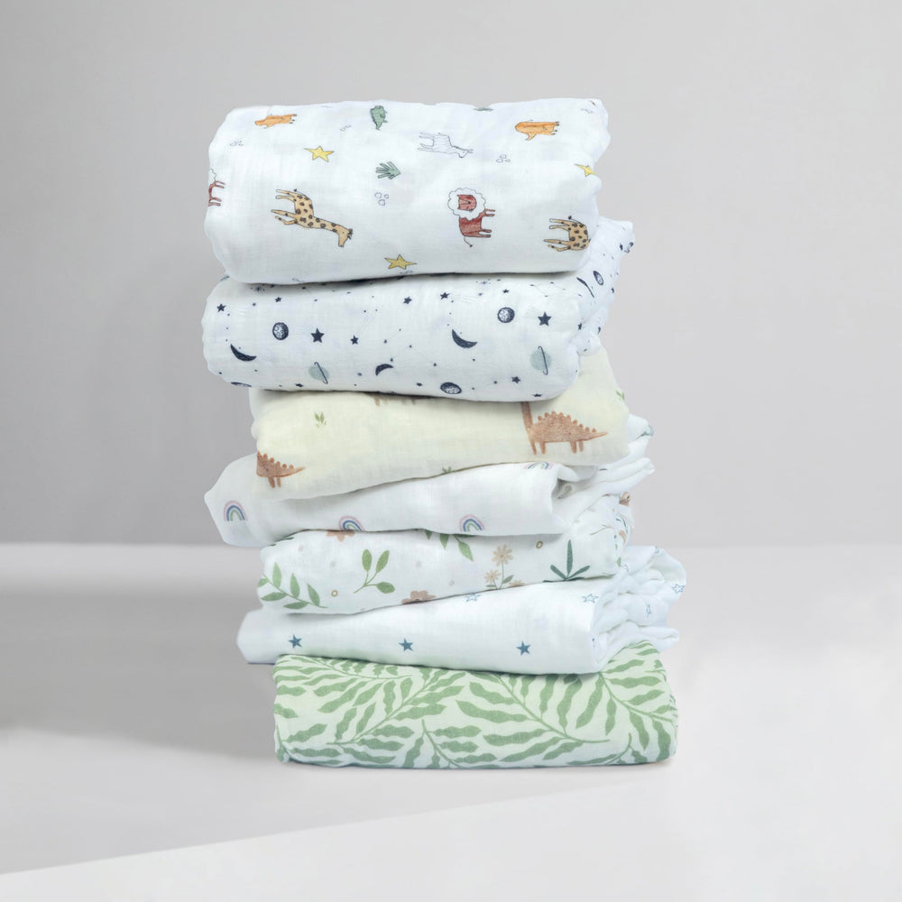 Dreamology leaves crib sheet in themed gift packaging