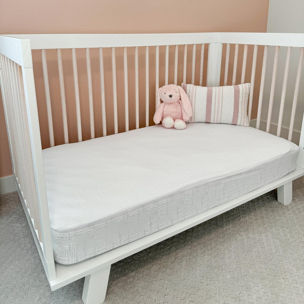 Dreamology four-layer noiseless design reduces crinkles during sleep