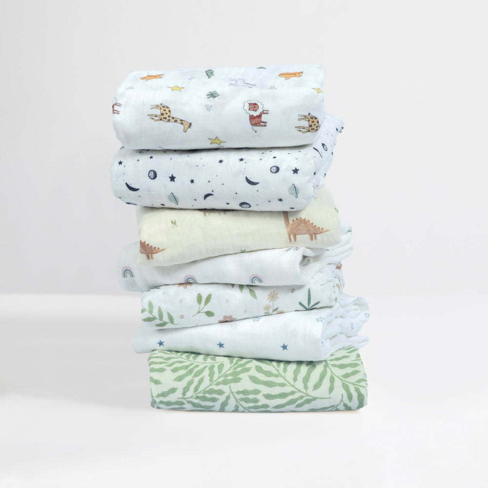 Dreamology crib sheet is machine washable for busy families and quick cleanups.