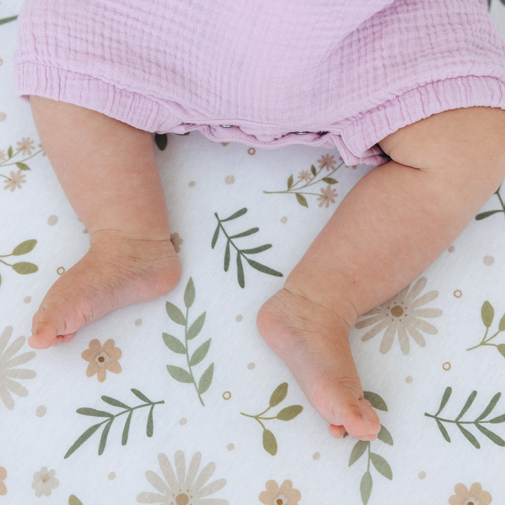 Dreamology soft hypoallergenic crib sheets for sensitive skin