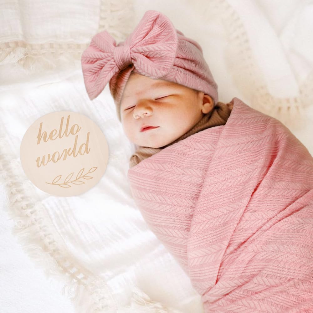 DRESHOW BQUBO bow-hat pairs with blanket for a cute, snug fit.