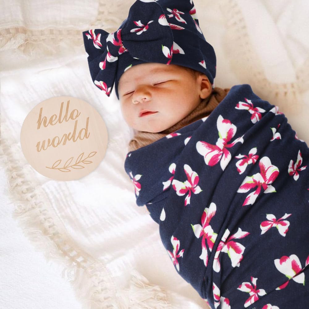 DRESHOW BQUBO floral mittens keep tiny hands warm and secure.