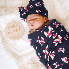 DRESHOW BQUBO floral mittens keep tiny hands warm and secure.