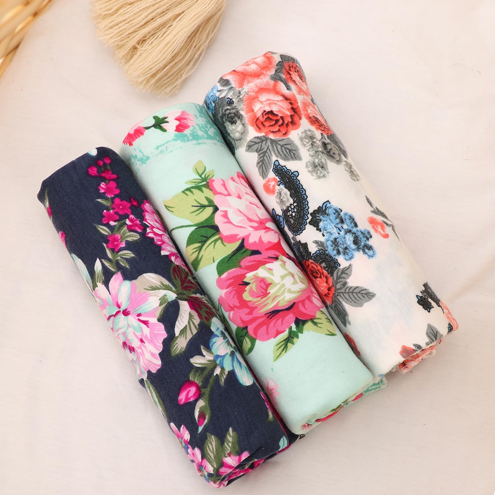 DRESHOW BQUBO floral style ideal for newborn photography sessions.