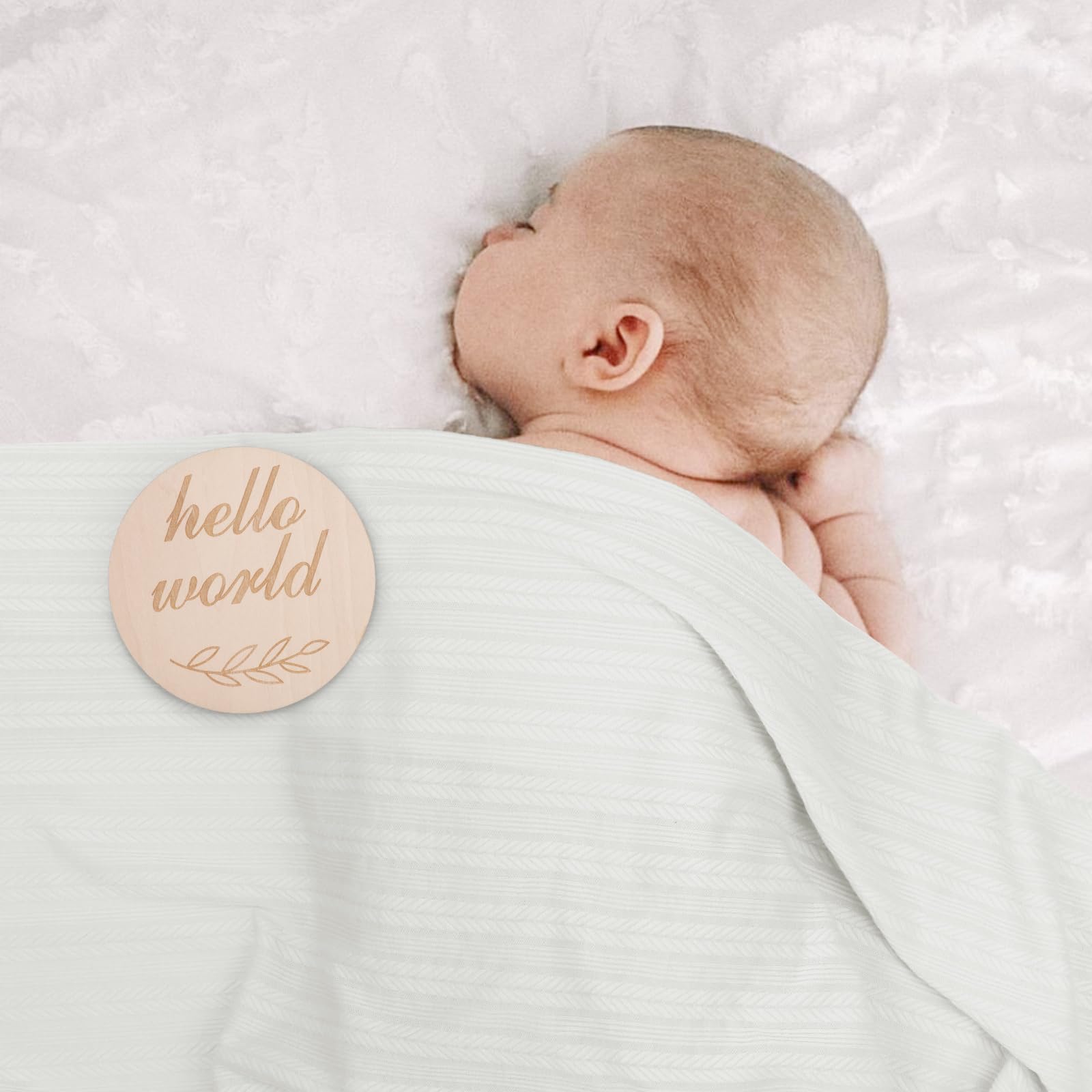 DRESHOW BQUBO Hello World birth card included with set.