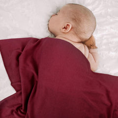 DRESHOW BQUBO mittens protect delicate skin during rest.