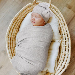 DRESHOW BQUBO mittens protect delicate skin while resting.