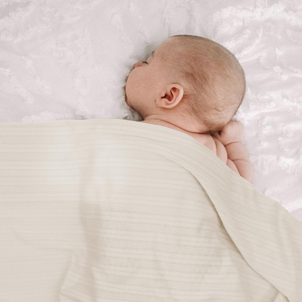 DRESHOW BQUBO multi-use blanket doubles as stroller cover.