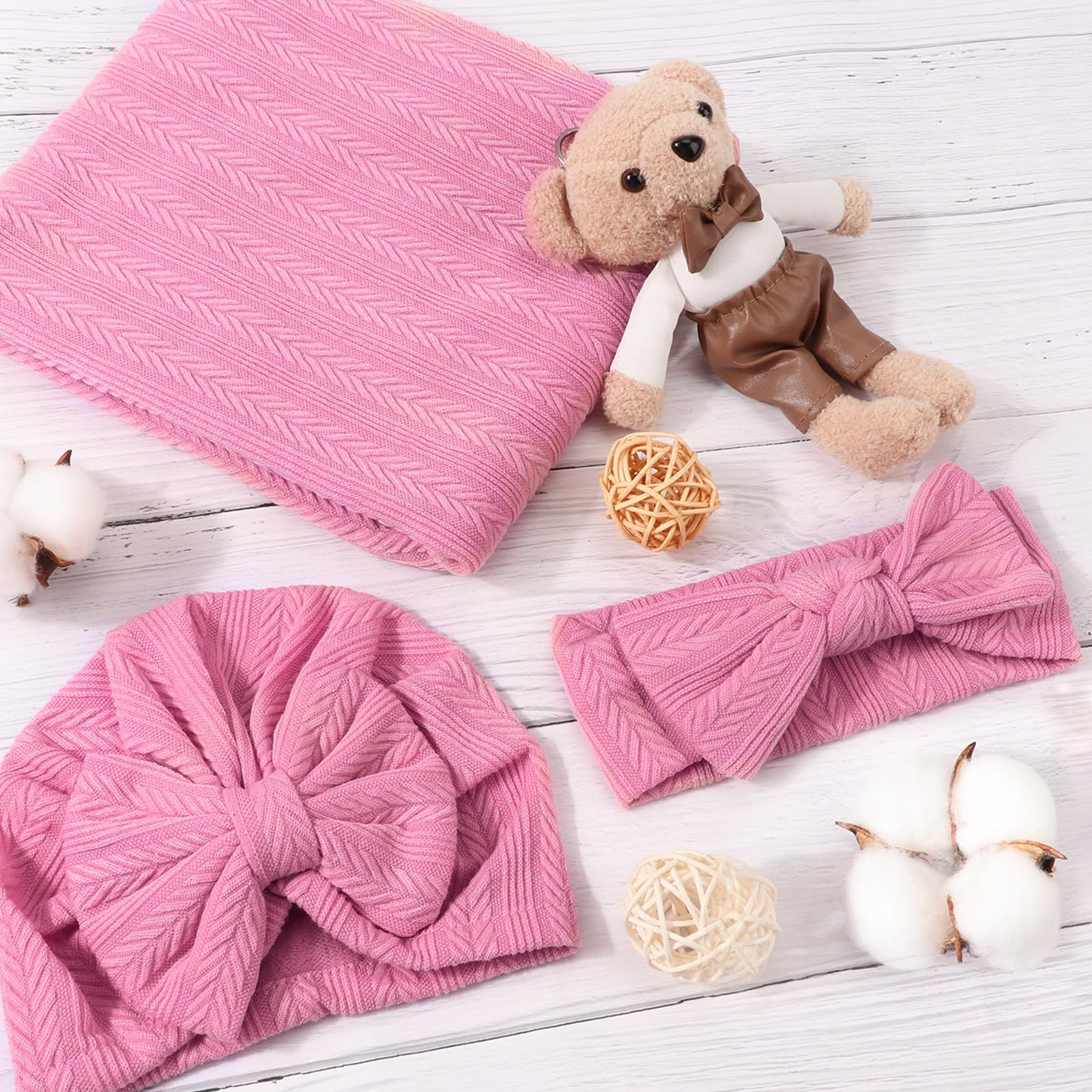 DRESHOW BQUBO multi-use nursery blanket for various tasks