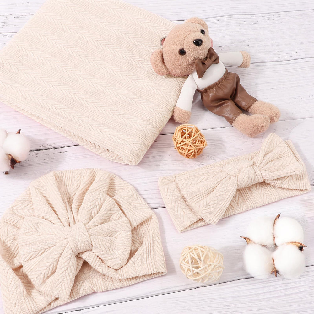 DRESHOW BQUBO setup for newborn photography props and cozy shots.