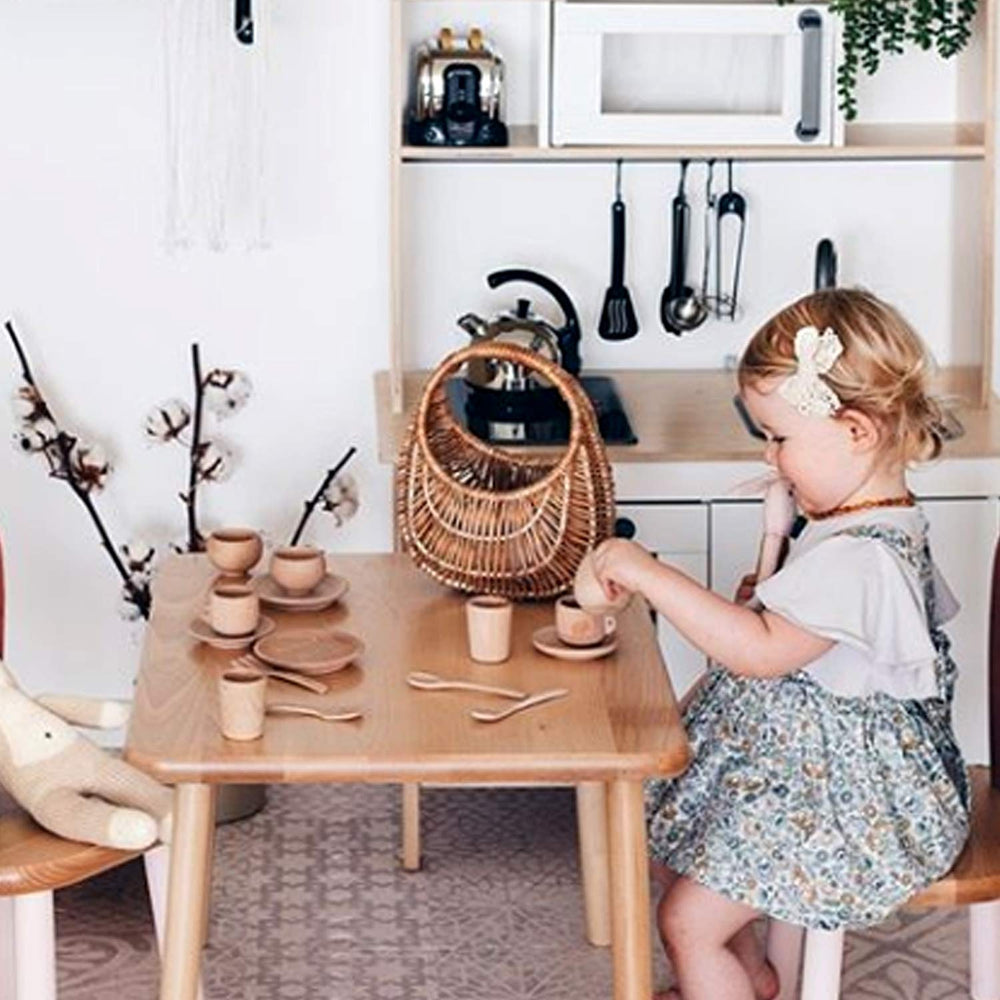 DRESHOW BQUBO newborn photoshoot idea headband adds retro charm to outfits.