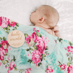 DRESHOW BQUBO no-fastener design ensures gentle swaddling.