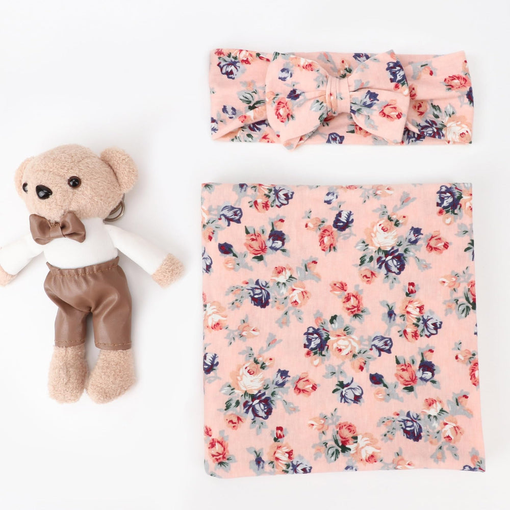 DRESHOW BQUBO soft-knit swaddle provides gentle comfort for naps.