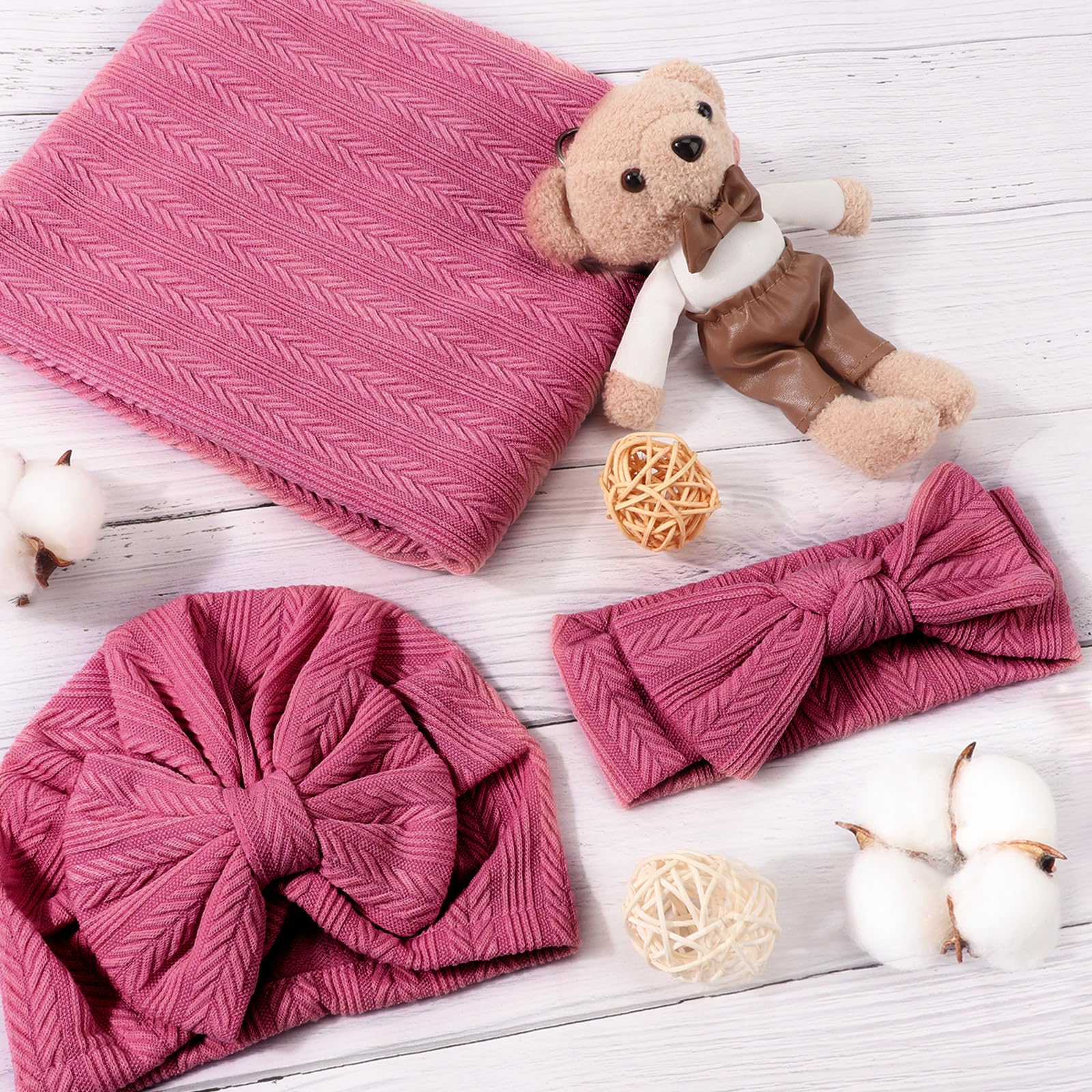 DRESHOW BQUBO textured knit design emphasizes comfort and anti-slip feel.