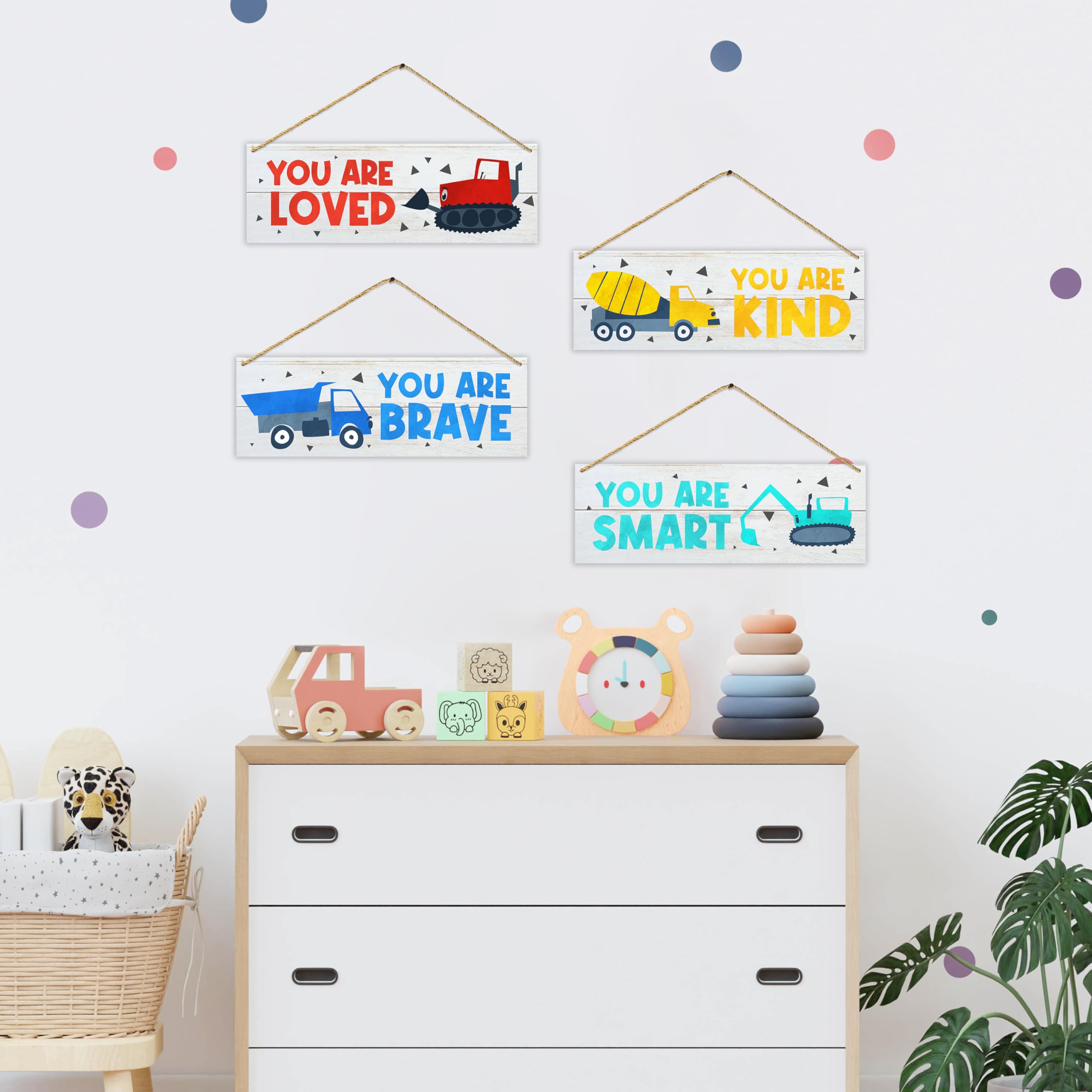 Dskly wall signs suit bedrooms, playrooms, nurseries, and classrooms.