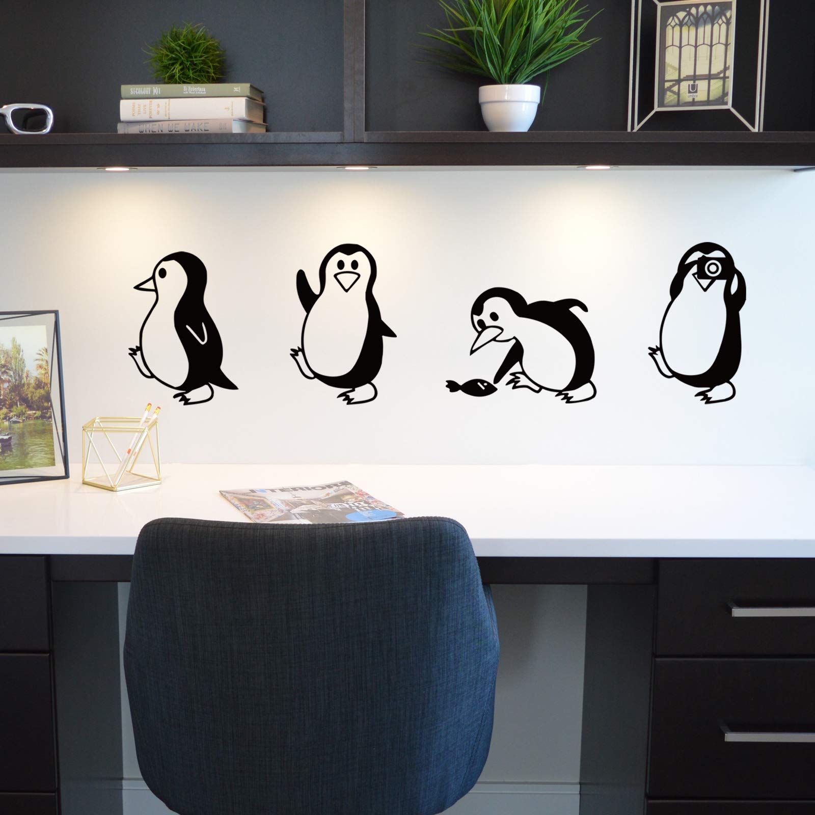 DTLIFEK penguin wall sticker close-up showing glossy finish and friendly design