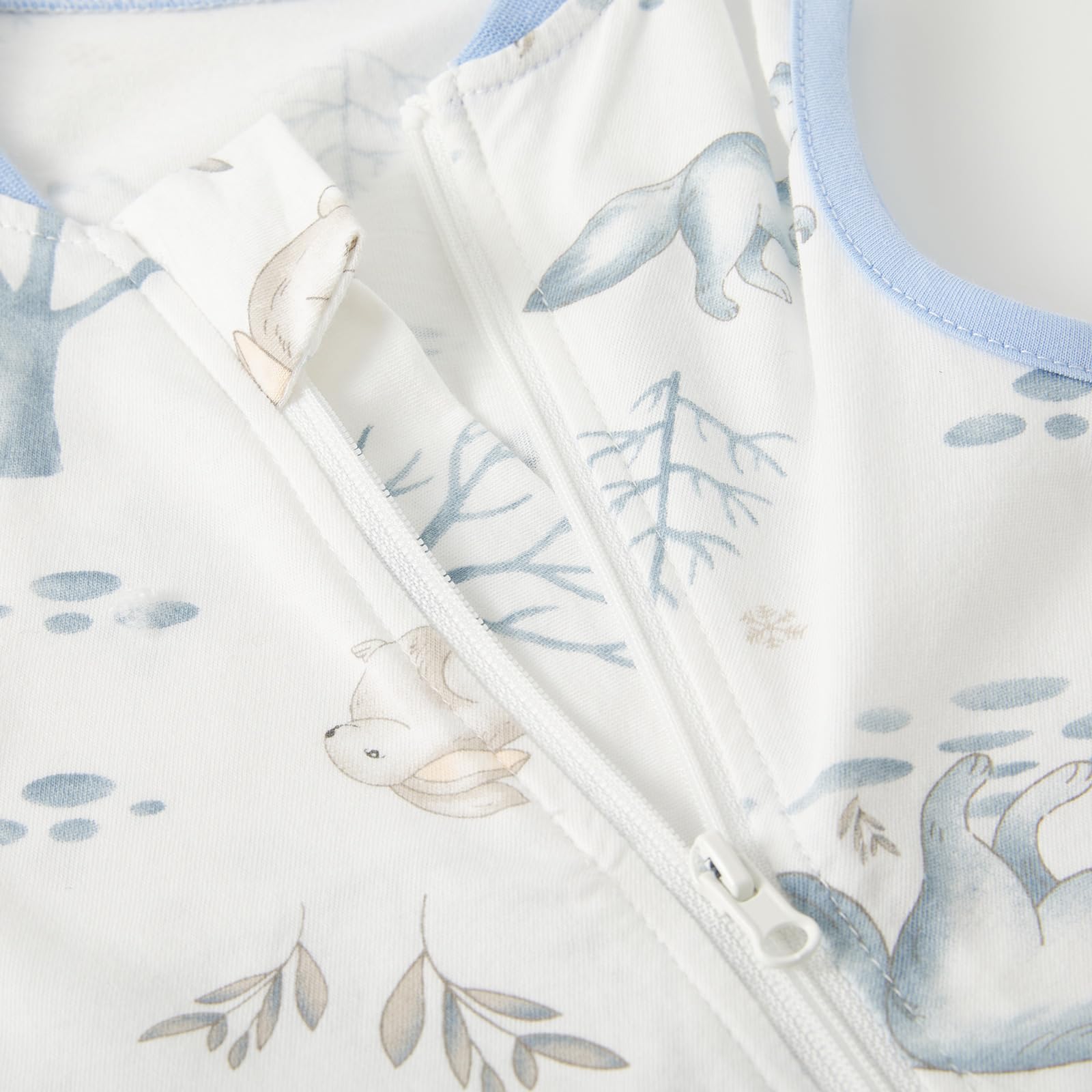 Duomiaomiao closeup of soft cotton fabric and durable construction