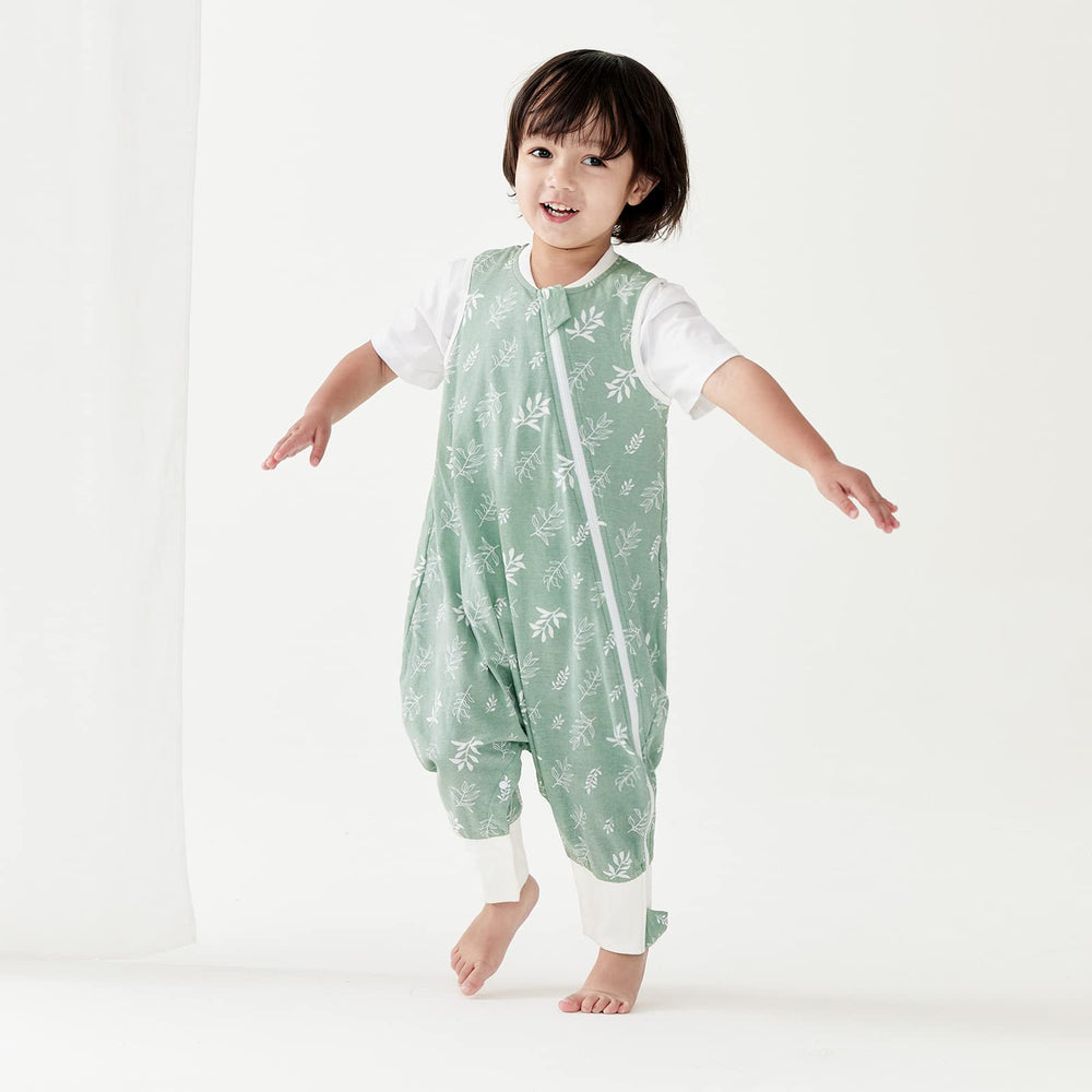 Duomiaomiao footed sleep sack with legs for active toddlers.