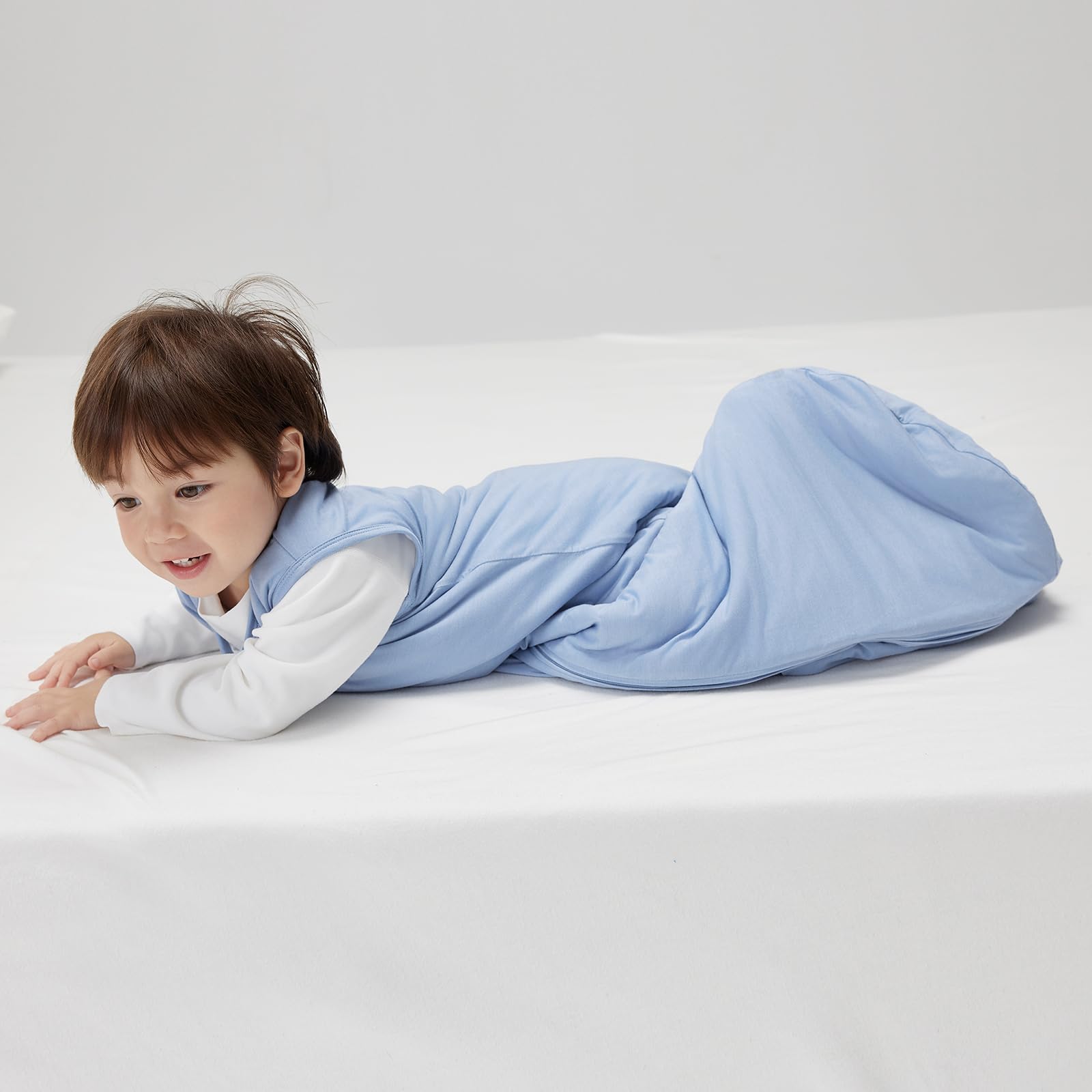 Duomiaomiao seamless stitching provides flat, durable seams for long-lasting wear.