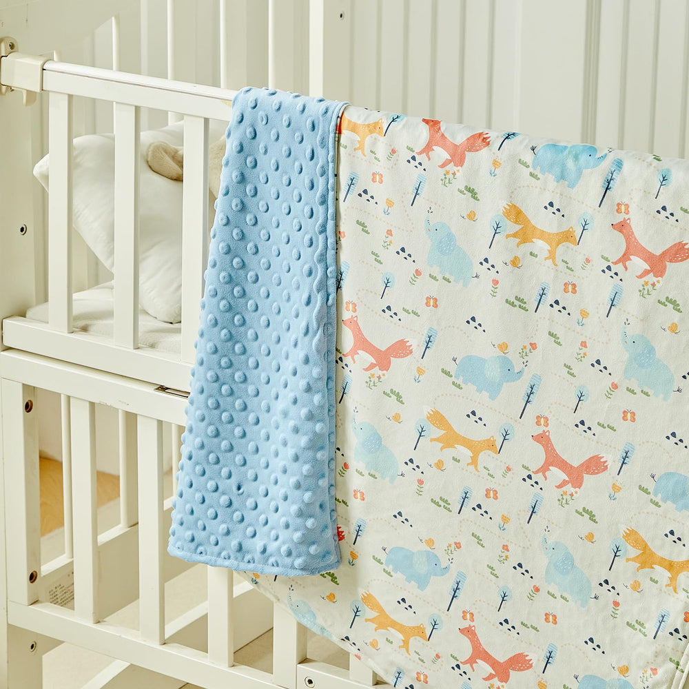 DuShow Animals blanket stroller-friendly layer complements outdoor adventures.