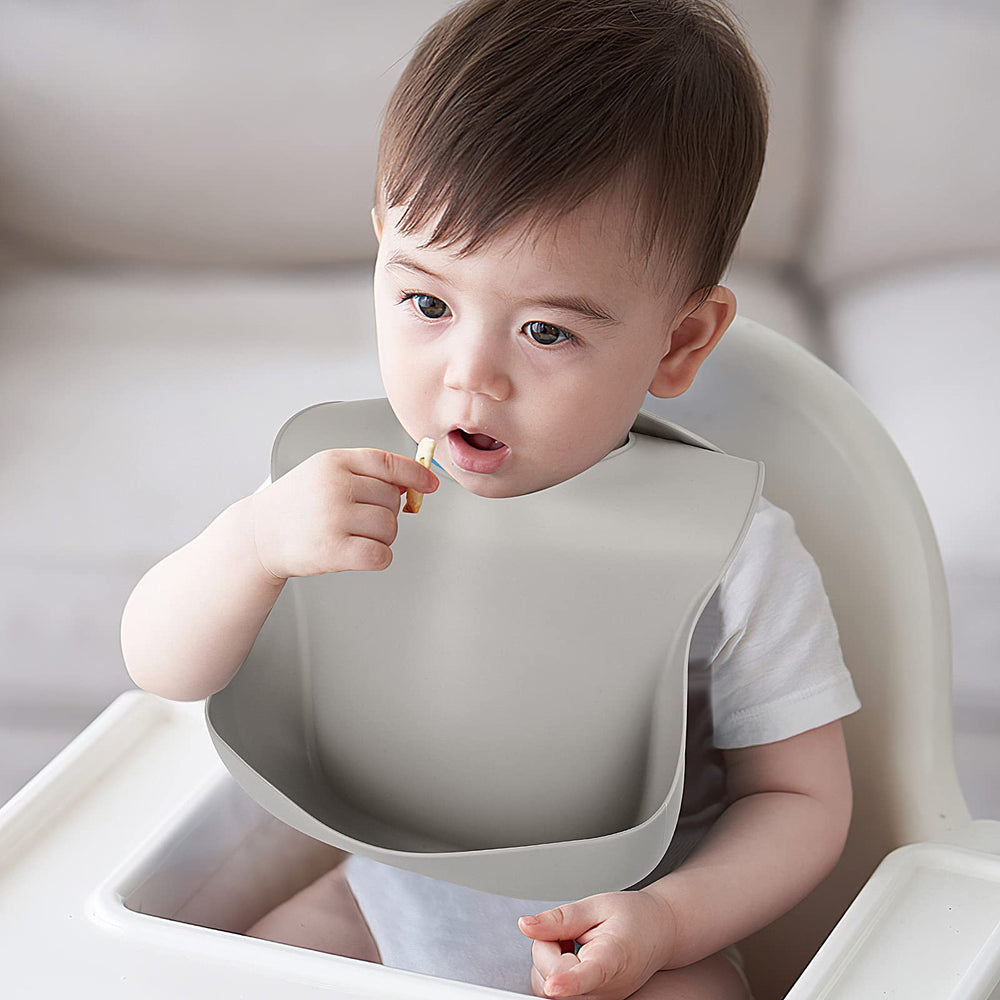 Close-up of Eascrozn soft-material silicone bib highlighting skin-friendly texture.