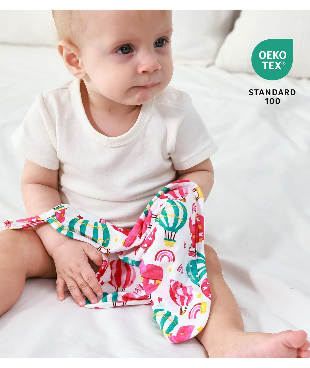 EASWEET varicolored designs add cheerful visuals for baby routines.