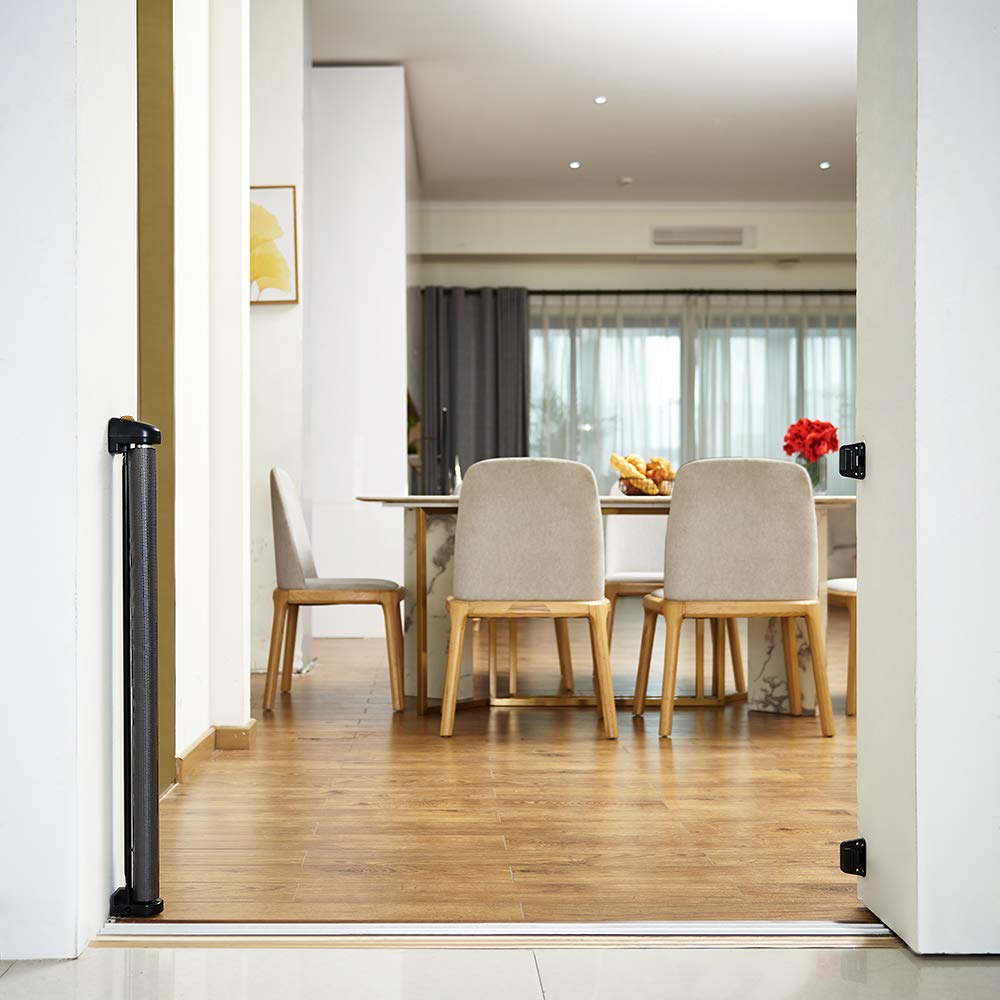 EasyBaby indoor outdoor retractable gate for versatile safety use.