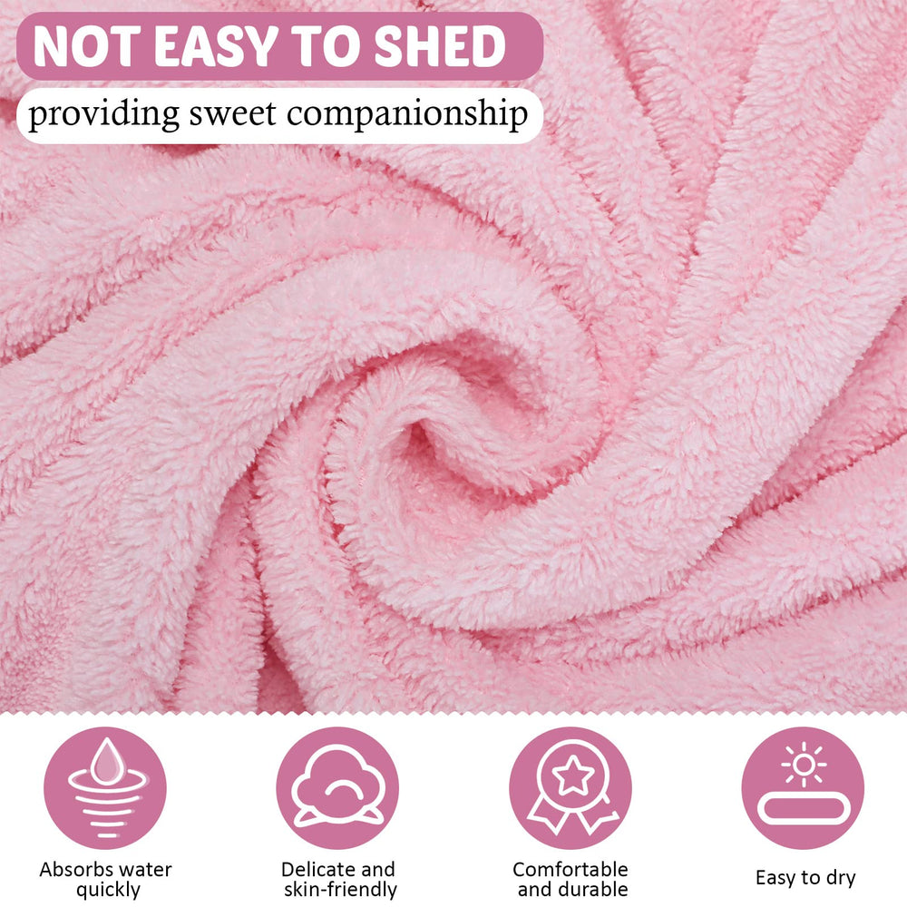 Eccliy elephant hood towel keeps little one warm while drying skin quickly.