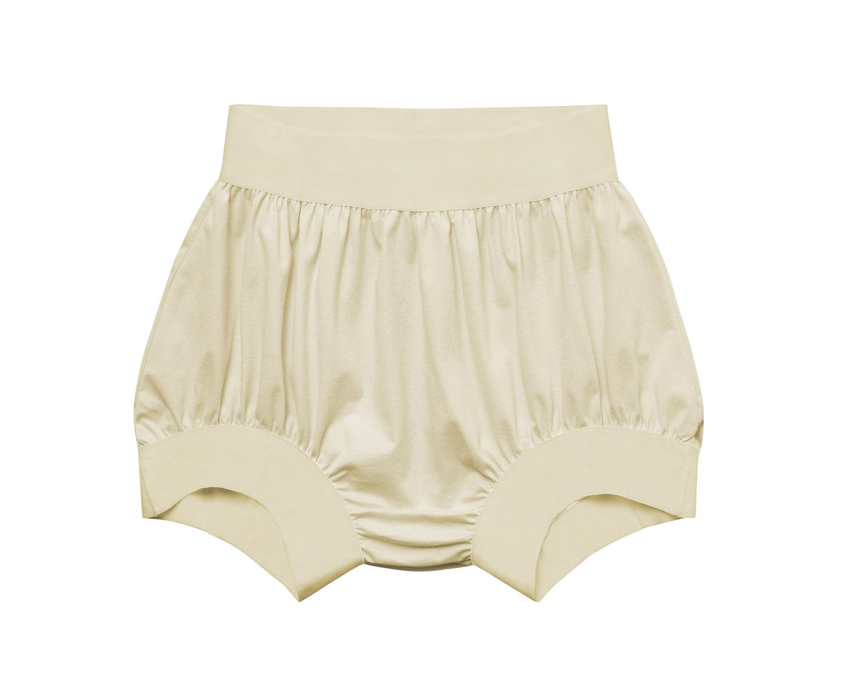 EEOST adult diaper cover leakproof packshot demonstrating dependable protection for daily wear.