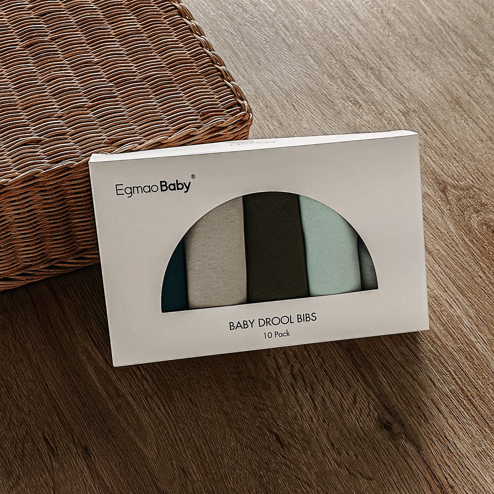 Egmao Baby adjustable snaps fit newborns to toddlers as they grow.