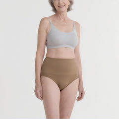 Eizniz women's high-waisted underwear close-up shows matte finish and discreet absorption.