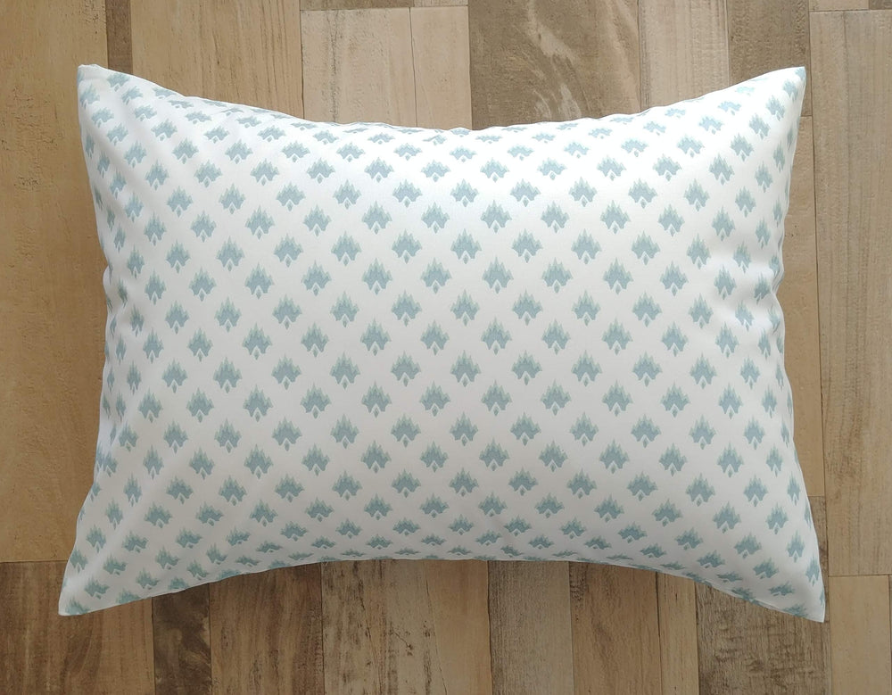 Envelope-style closure and French seams on the ELLA & MAX pillowcase.