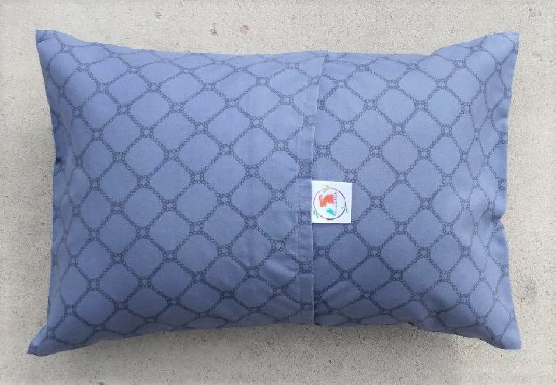 Ella & Max envelope-style pillowcase close-up showing secure edge.