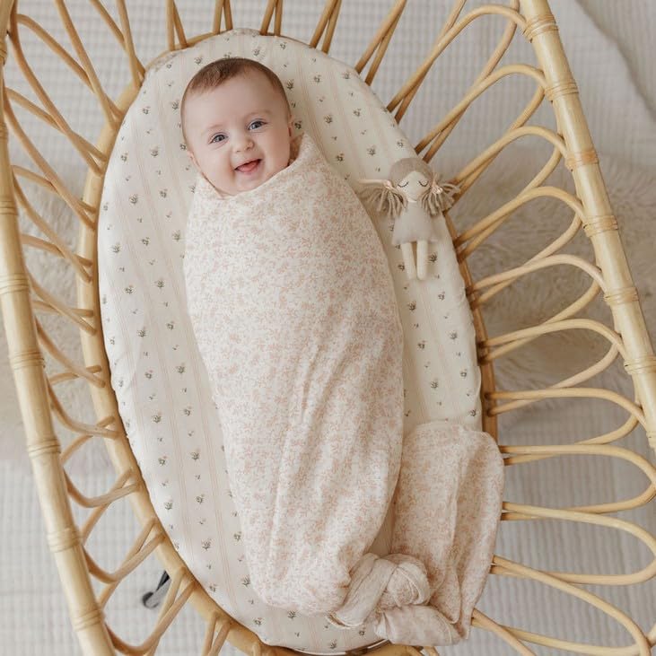 Ely's & Co jersey cotton close-up, breathable fabric for delicate baby skin.