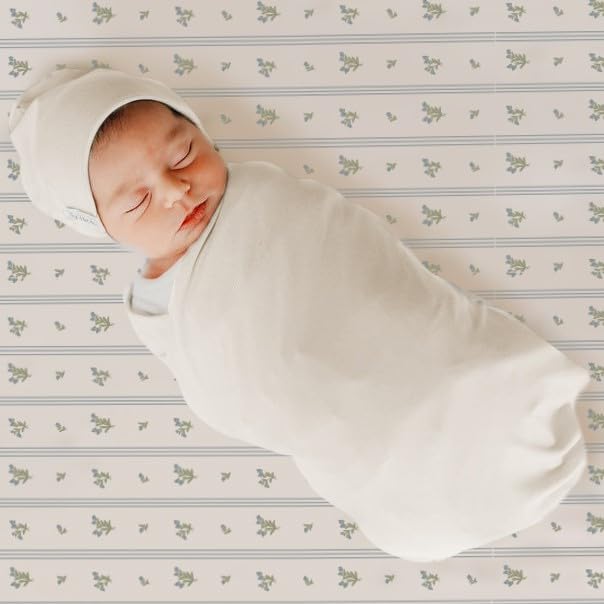 Ely's & Co. easy-care sheets withstand frequent washing and drying.