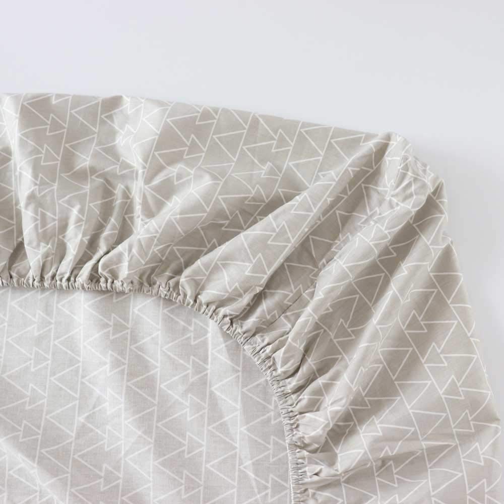 Emenpy soft cotton texture emphasizes breathable, skin-friendly bedding for babies.
