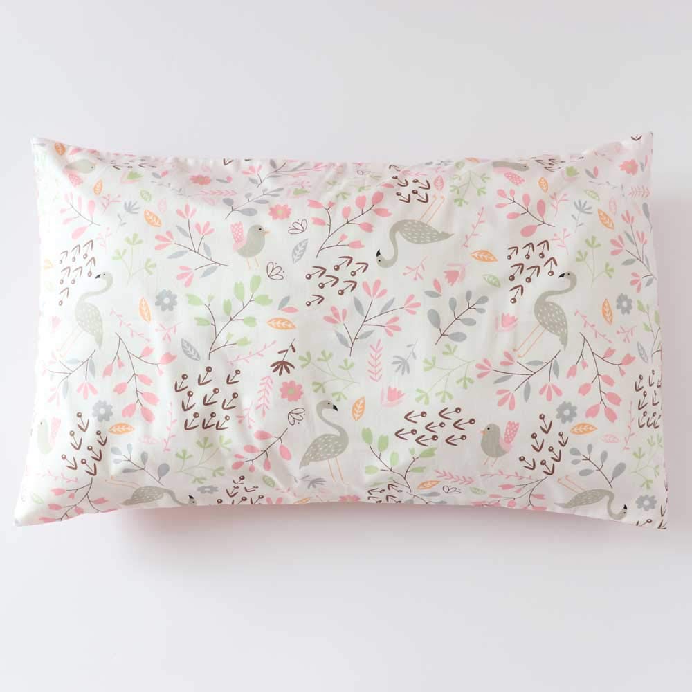 Emenpy soft cotton texture enhances bedtime softness and skin comfort.
