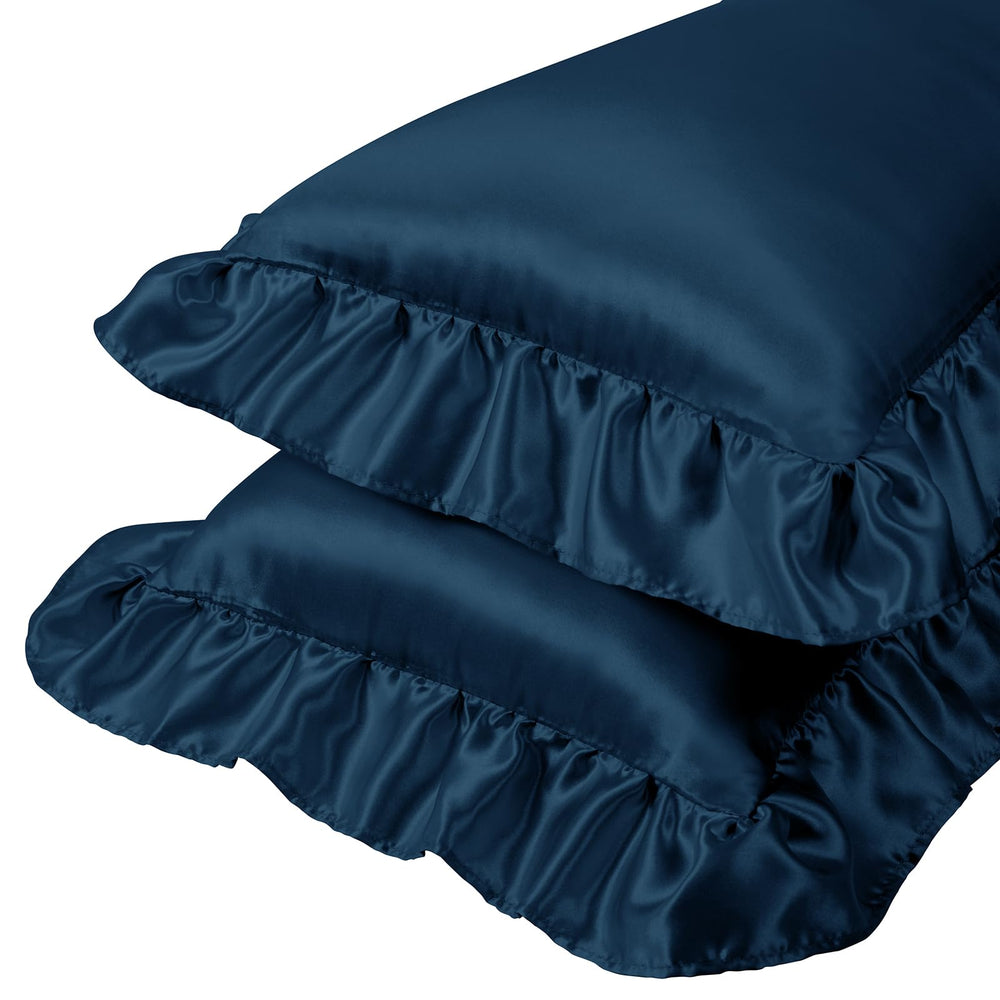 Entisn durable polyester toddler pillowcase that's easy to care for.