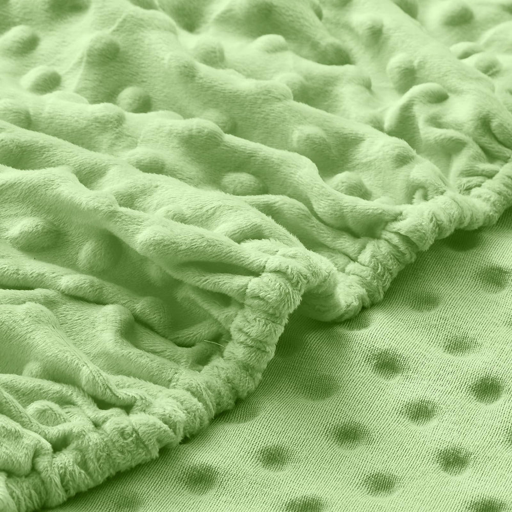 Entisn Elastic pocket depth of 3 inches secures crib sheet.