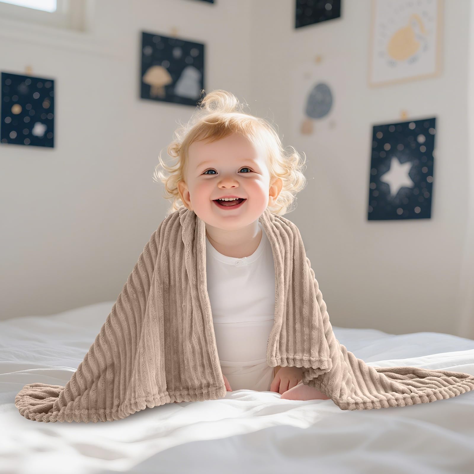 Eonkasp gift-ready baby blanket suits baby showers and newborn welcomes.
