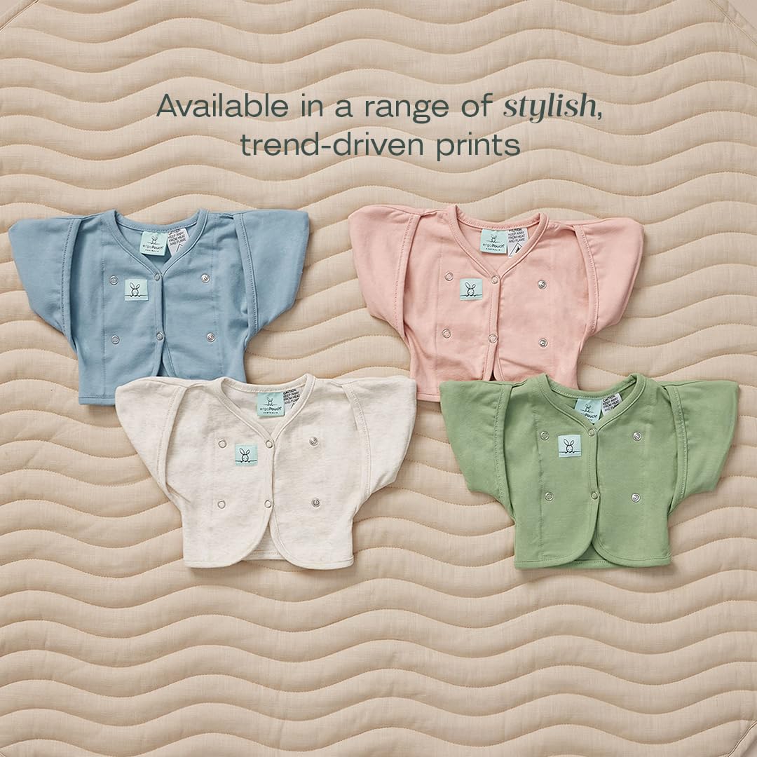 ergoPouch Butterfly Cardi adjustable closures help calm startle and ensure a snug fit.