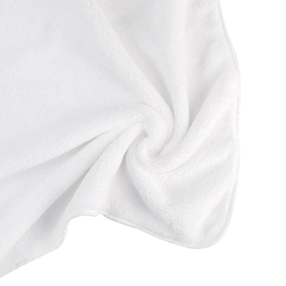 ESTAMICO hooded towel ideal as a photo shoot prop for cute bath moments.