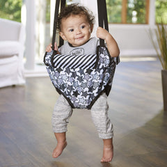 Roo’s hidden plush toy in the front pouch adds gentle surprise during bouncing.