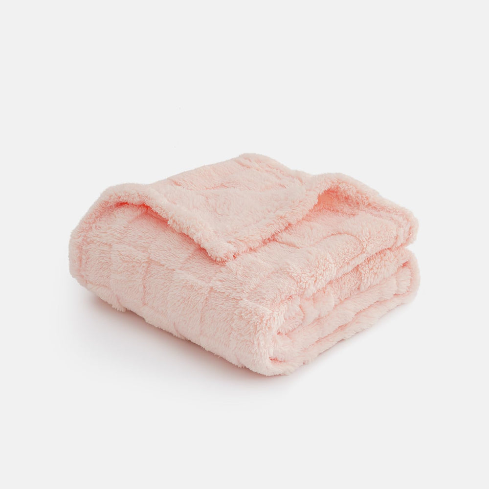 EverGraceHome checkered blanket gift-ready, perfect newborn gift idea.
