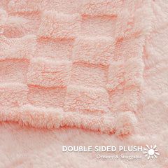 EverGraceHome checkered blanket sherpa side close-up, cloud-like warmth.