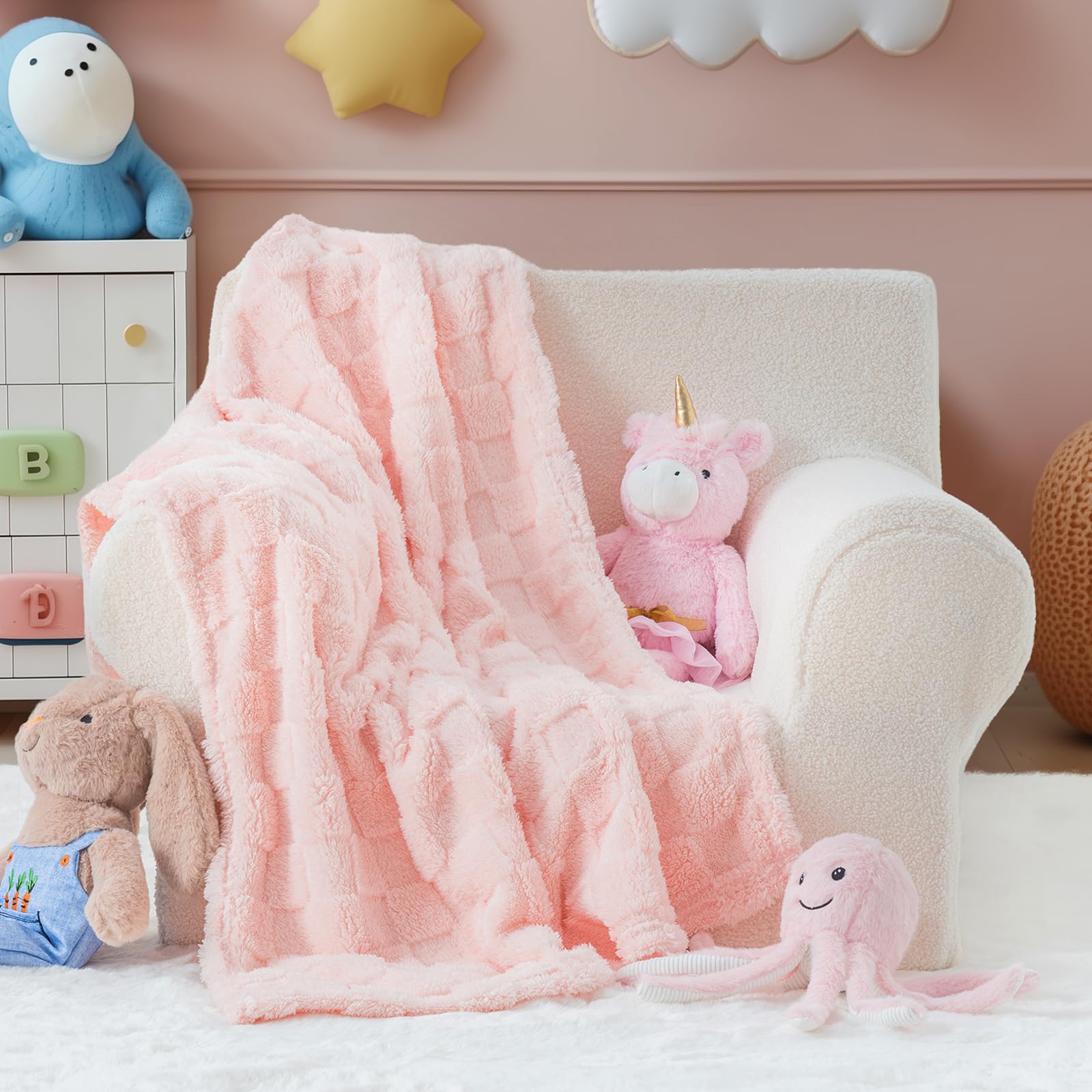 EverGraceHome checkered blanket pink in stroller, lightweight on-the-go use.